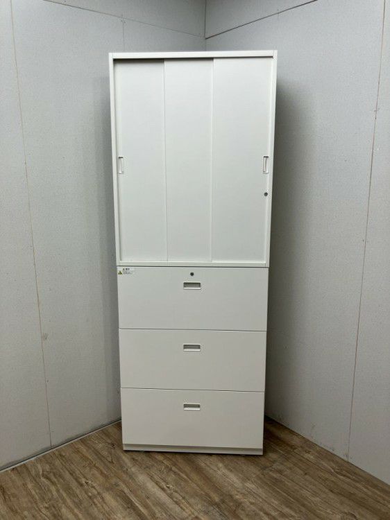 イトーキシンラインシリーズ 3扉引違い・3段ラテラル上下書庫 商品画像1