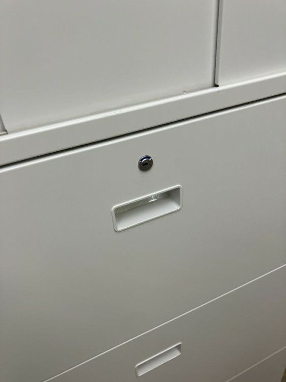 イトーキシンラインシリーズ 3扉引違い・3段ラテラル上下書庫 商品画像9