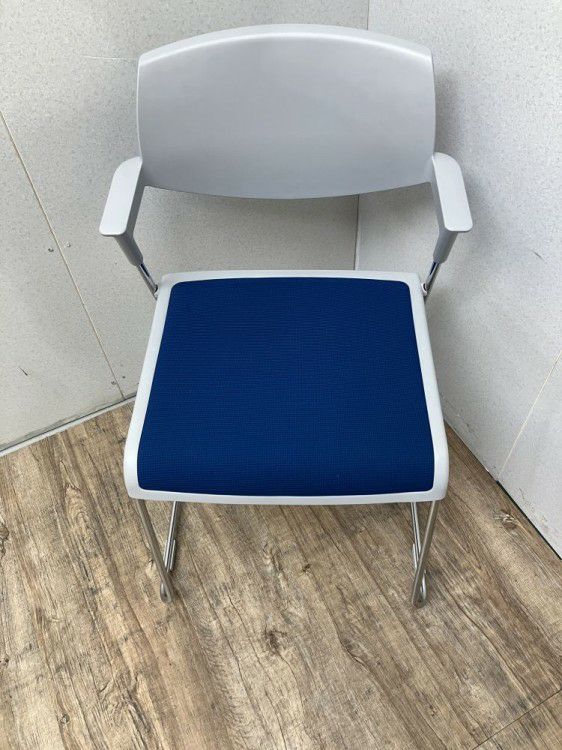 コクヨSatio(サティオ)シリーズ 肘付サティオチェア 商品画像3