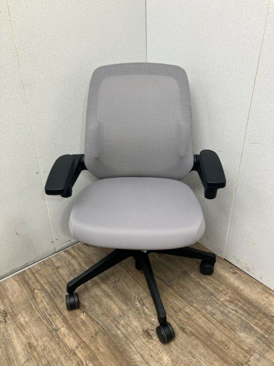 イトーキノート(nort)チェア 可動肘付ノートチェア 商品画像3