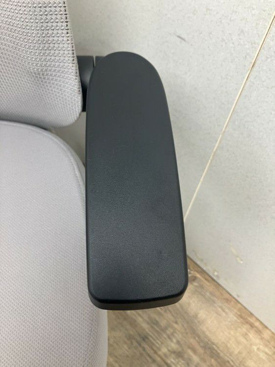 イトーキノート(nort)チェア 可動肘付ノートチェア 商品画像4