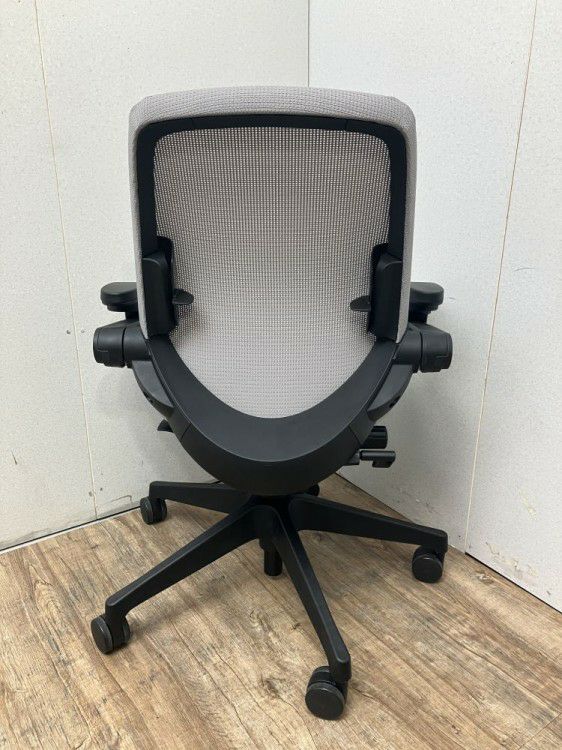 イトーキノート(nort)チェア 可動肘付ノートチェア 商品画像9