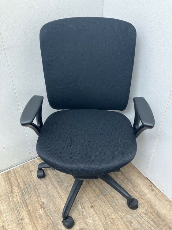 INABA/イナバyera(イエラ)チェア 肘付イエラチェア 商品画像3