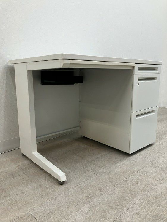 オカムラADVANCE（アドバンス）シリーズ 1000片袖デスク 商品画像17