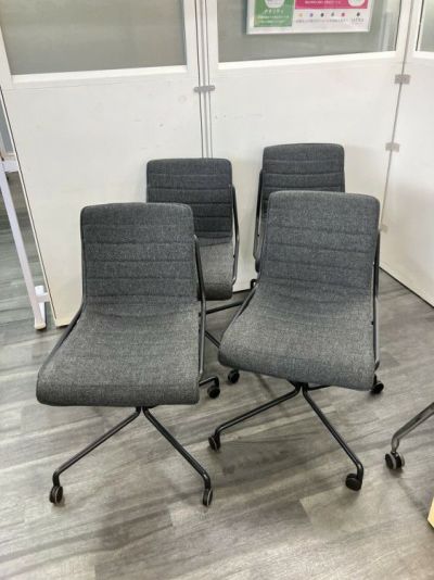 コクヨデイズオフィス オフセットフレームシリーズ ミーティングチェア4脚セット 商品画像1