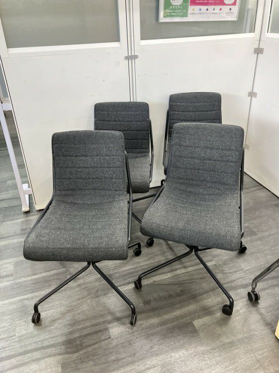 コクヨデイズオフィス オフセットフレームシリーズ ミーティングチェア4脚セット 商品画像1