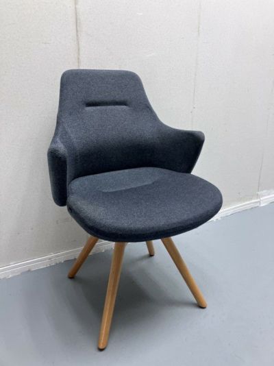 オカムラライブス　ワークチェアシリーズ ミーティングチェア 商品画像1