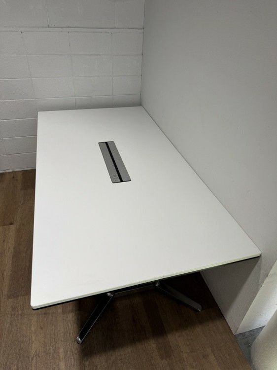 オカムララティオ2シリーズ ミーティングテーブル 商品画像2