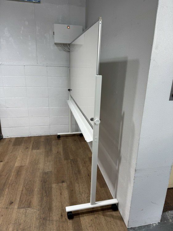 イトーキ脚付ホワイトボード 商品画像2