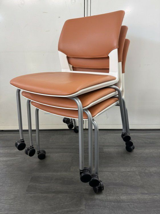 コクヨ160シリーズ スタッキングチェア 商品画像8