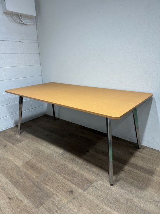 ウチダ（内田洋行）レムナ（LEMNA）シリーズ ミーティングテーブル 商品画像1