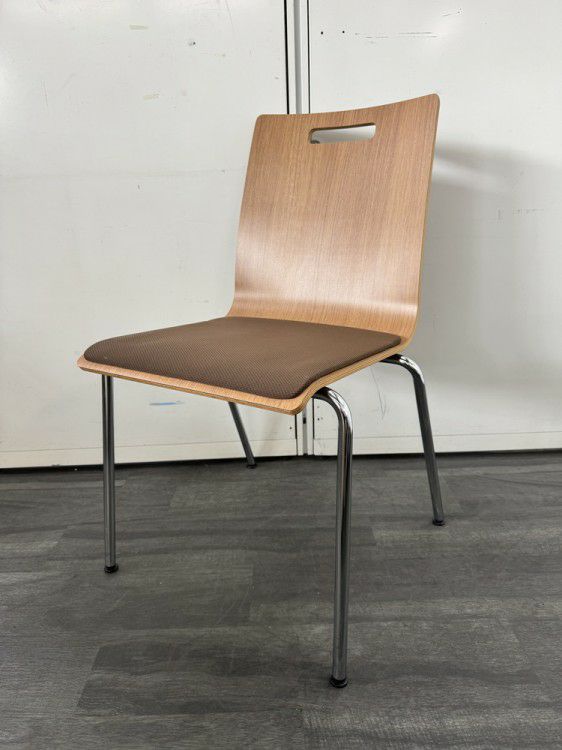 オカムラモノスシリーズ スタッキングチェア 商品画像2