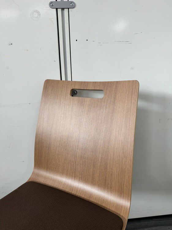 オカムラモノスシリーズ スタッキングチェア 商品画像3