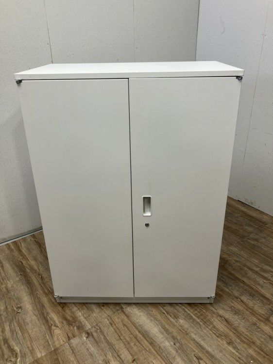 イトーキシンラインシリーズ 天板付き両開き書庫 商品画像1