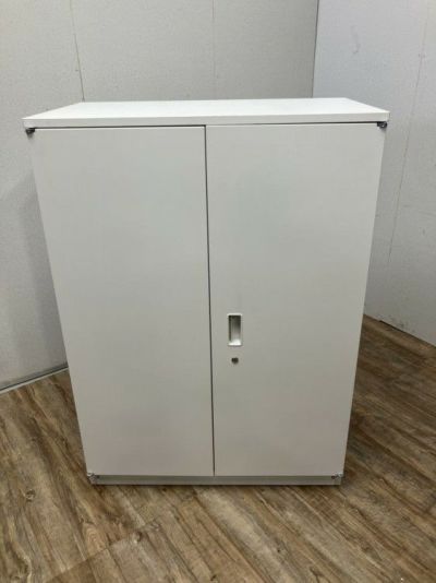 イトーキシンラインシリーズ 天板付き両開き書庫 商品画像1