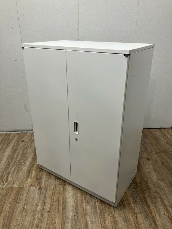 イトーキシンラインシリーズ 天板付き両開き書庫 商品画像2