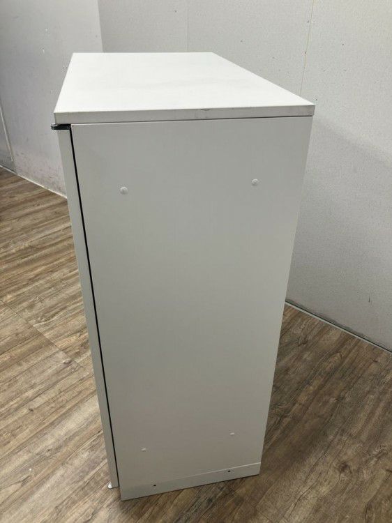 イトーキシンラインシリーズ 天板付き両開き書庫 商品画像5