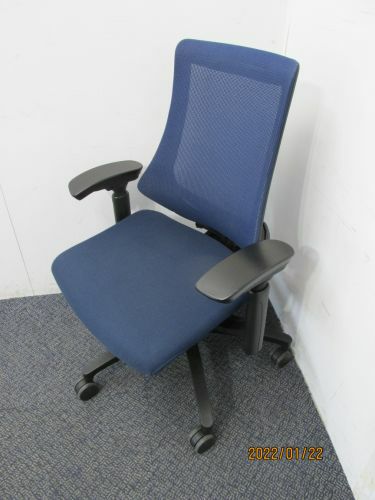 イトーキ 肘付きエフチェア