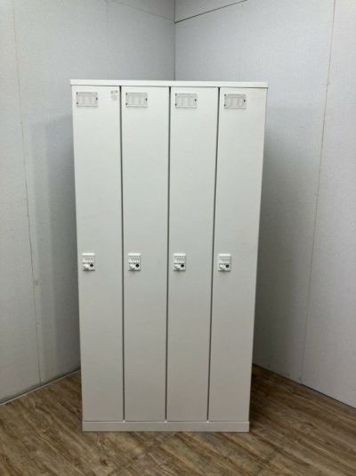 イトーキクローレシリーズ ダイヤル式4人用ロッカー 商品画像1