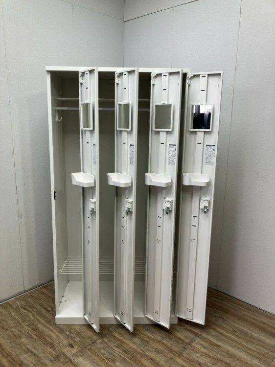 イトーキクローレシリーズ ダイヤル式4人用ロッカー 商品画像3