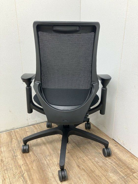 イトーキf(エフチェア)シリーズ 可動肘付エフチェア 商品画像10