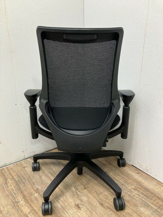 イトーキf(エフチェア)シリーズ 可動肘付エフチェア 商品画像10