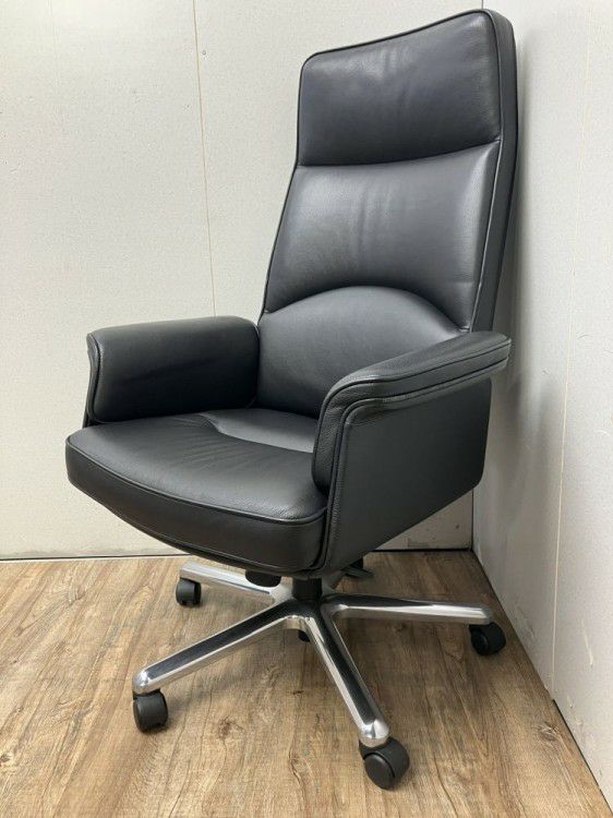 天童木工固定肘付エグゼクティブチェア 商品画像1