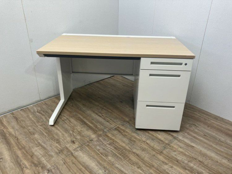 イトーキCZRシリーズ 1200片袖デスク 商品画像1