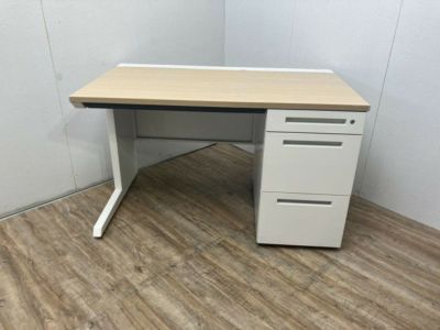 イトーキCZRシリーズ 1200片袖デスク 商品画像1