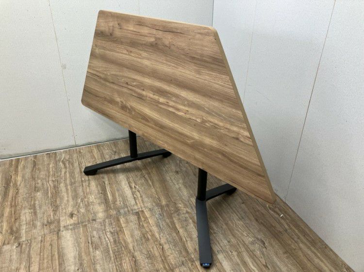 コクヨイニシアシリーズ 台形サイドスタックテーブル 商品画像2