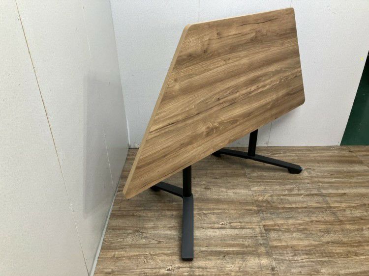 コクヨイニシアシリーズ 台形サイドスタックテーブル 商品画像3