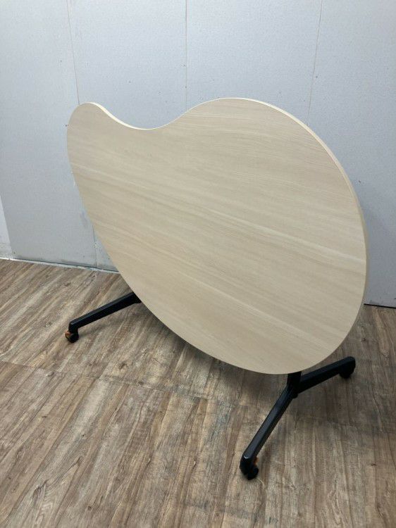 ウチダ（内田洋行）FT-1600シリーズ 勾玉型サイドスタックテーブル 商品画像4