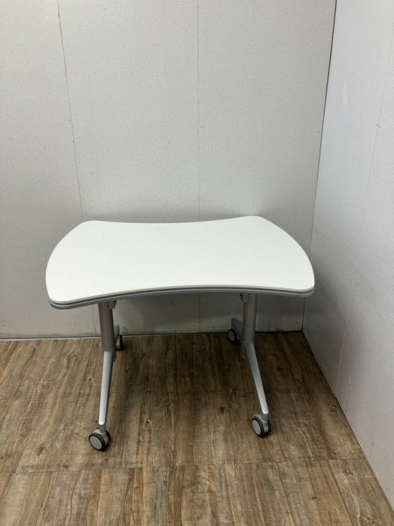 コクヨアットラボシリーズ リボン型サイドスタックテーブル 商品画像3