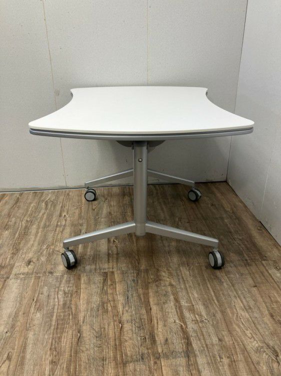 コクヨアットラボシリーズ リボン型サイドスタックテーブル 商品画像4