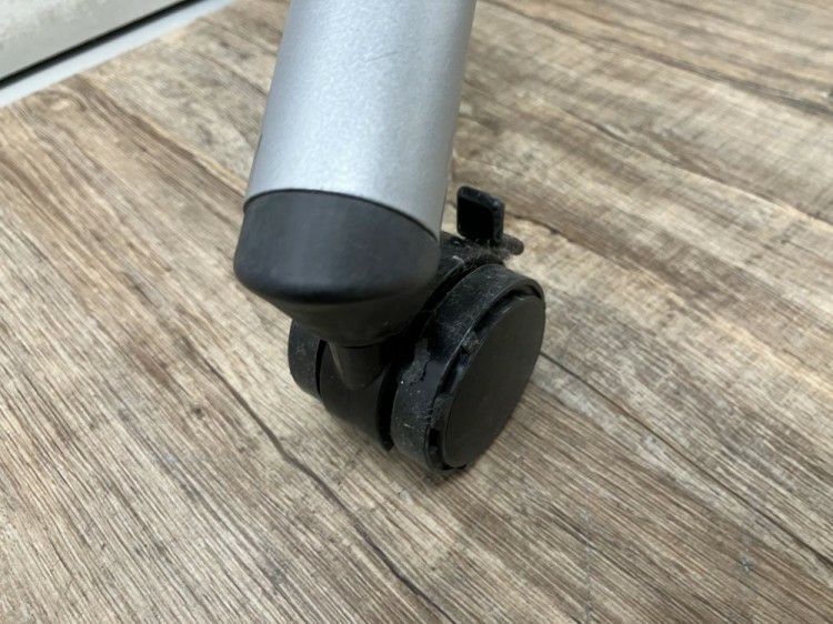 オカムラ1800サイドスタックテーブル 商品画像10