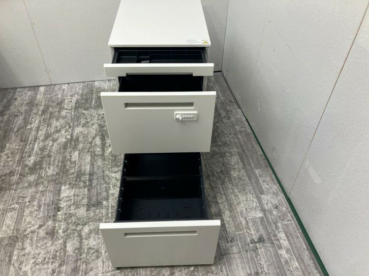 イトーキCZRシリーズ 1200平デスク+ワゴンセット 商品画像7