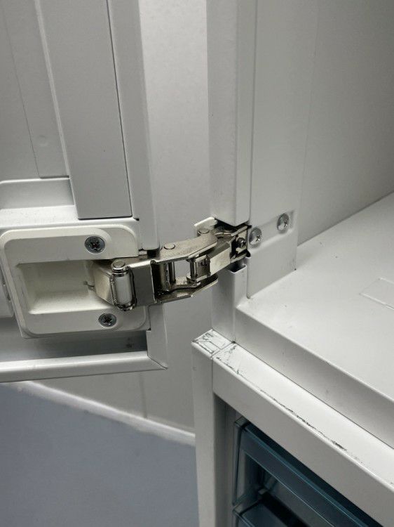 コクヨEDIA(エディア)シリーズ ガラス両開きクリアケース上下書庫 商品画像11