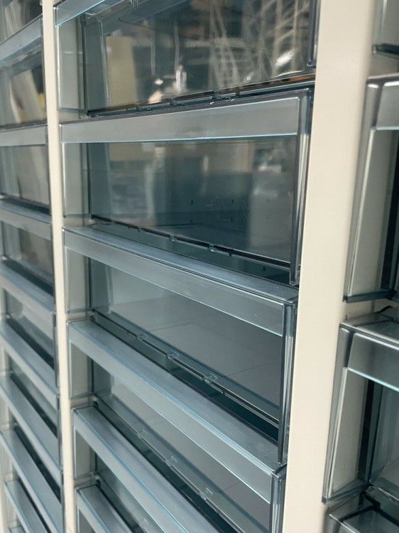 コクヨEDIA(エディア)シリーズ ガラス両開きクリアケース上下書庫 商品画像13