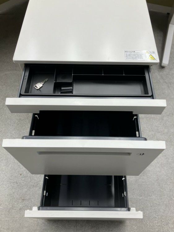 イトーキインステートシリーズ 3人用ブーメランデスク+ワゴンセット 商品画像10