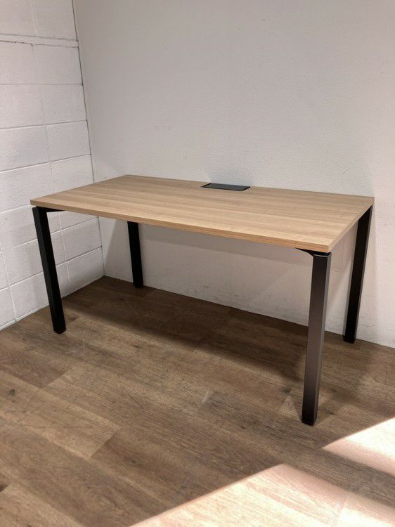 コクヨワークフィットシリーズ 1400平デスク 商品画像1