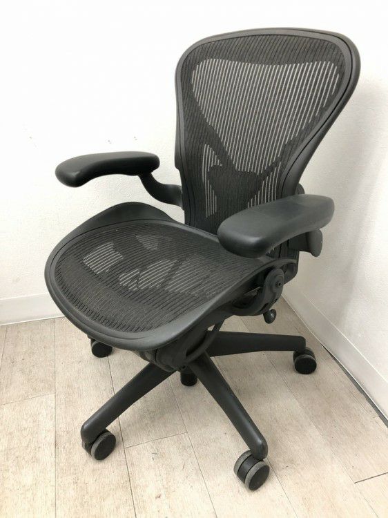 HermanMiller（ハーマンミラー）アーロンチェア 固定肘付アーロンチェア 商品画像1