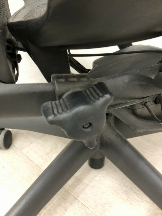 HermanMiller（ハーマンミラー）アーロンチェア 固定肘付アーロンチェア 商品画像19