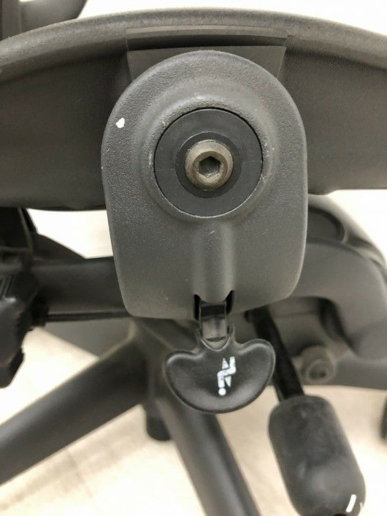 HermanMiller（ハーマンミラー）アーロンチェア 固定肘付アーロンチェア 商品画像20