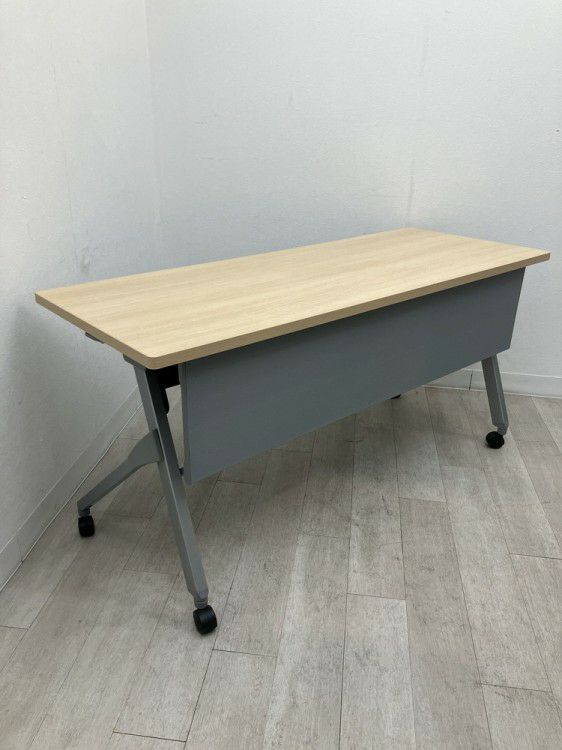 オカムラFLAPTOR(フラプター)シリーズ 1500平行スタックテーブル 商品画像1