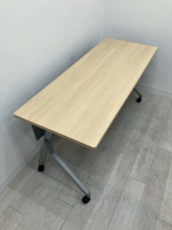 オカムラFLAPTOR(フラプター)シリーズ 1500平行スタックテーブル 商品画像6