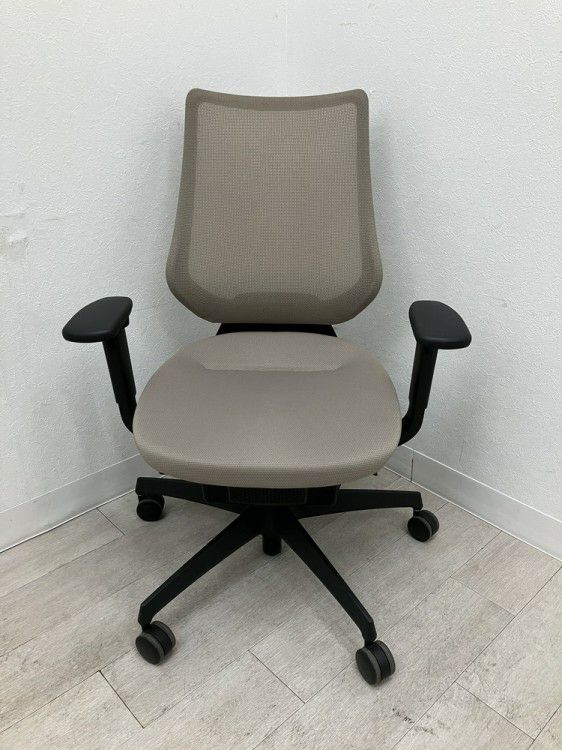 コクヨing(イング)チェア 可動肘付イングチェア 商品画像2