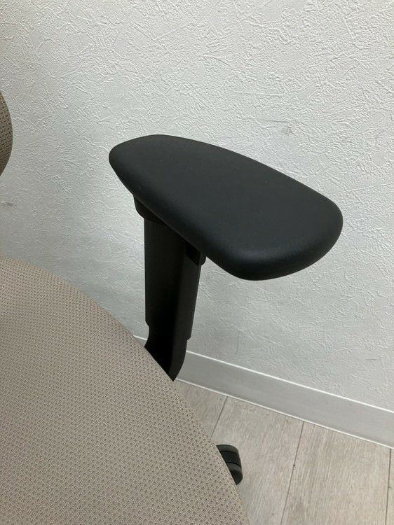 コクヨing(イング)チェア 可動肘付イングチェア 商品画像9