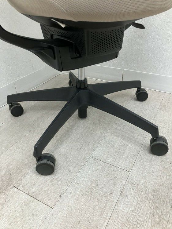 コクヨing(イング)チェア 可動肘付イングチェア 商品画像13