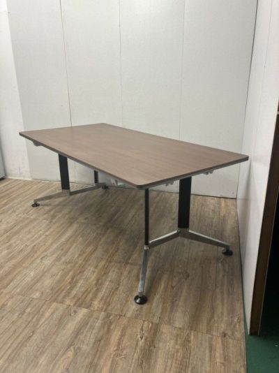 コクヨWT-300シリーズ 1800ミーティングテーブル 商品画像1