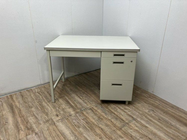 トヨスチール5号片袖デスク 商品画像1
